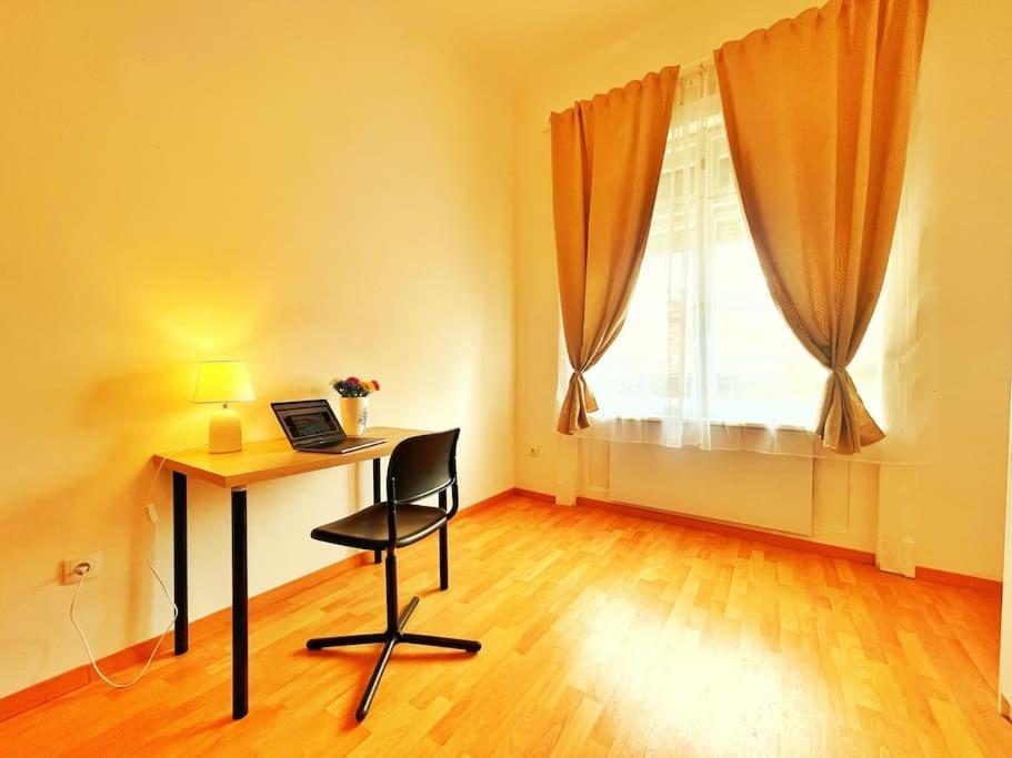 Central Spacious Flat Budapest Eksteriør bilde