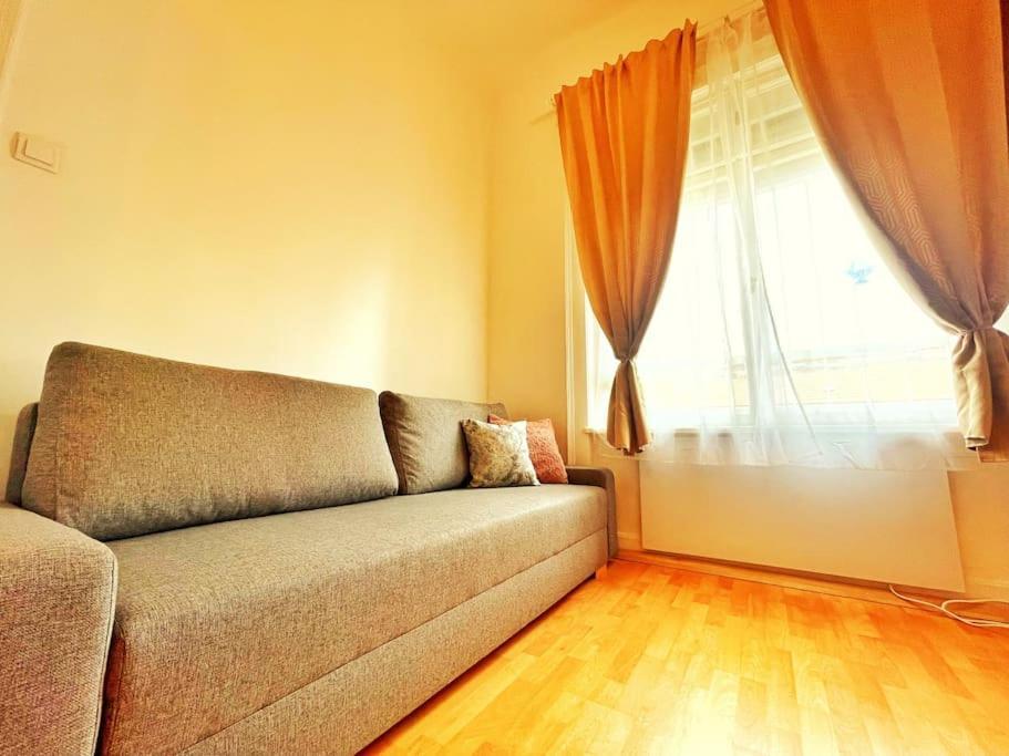 Central Spacious Flat Budapest Eksteriør bilde